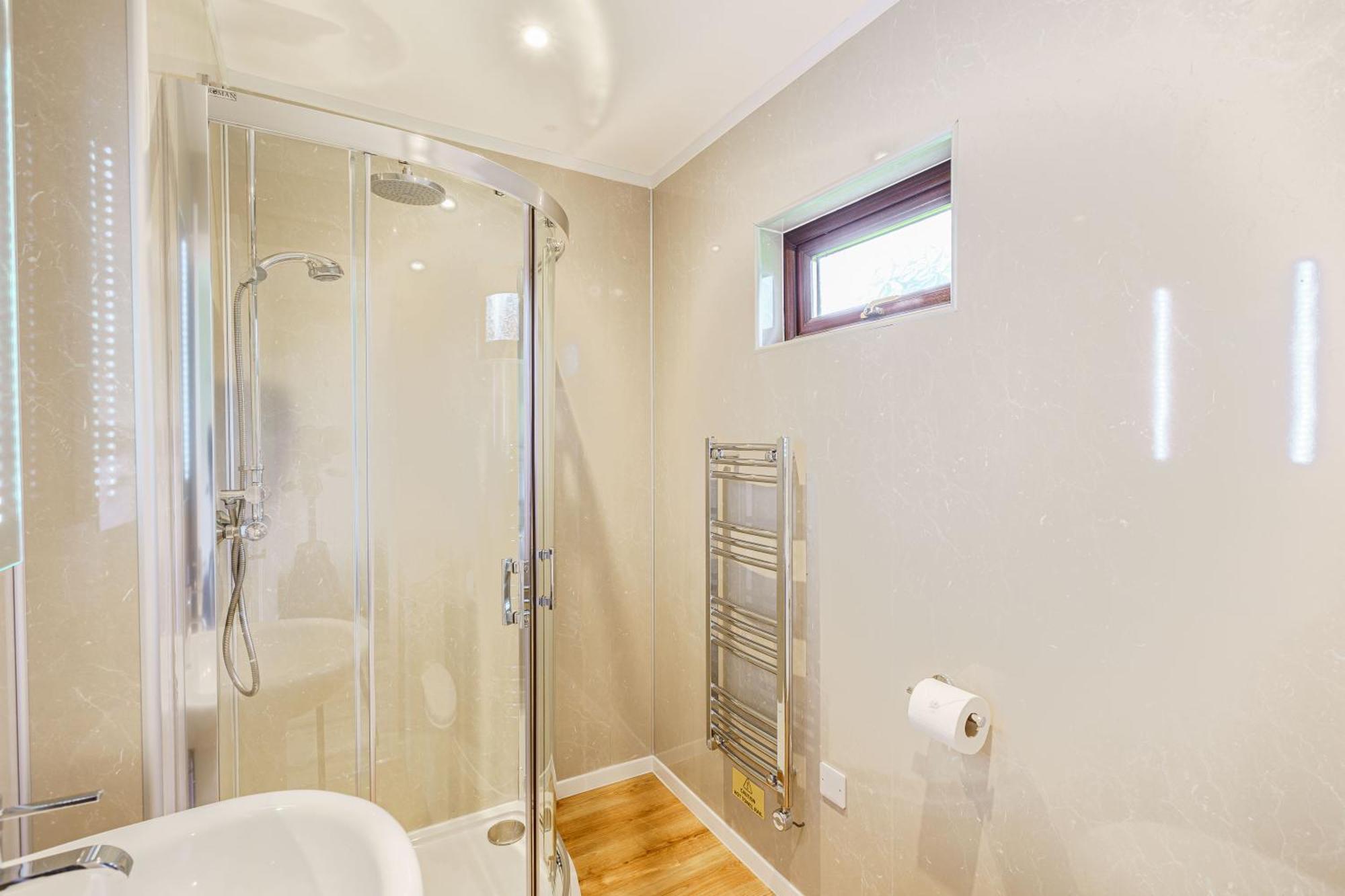 Bluebell Lodge 4 With Hot Tub Newton Stewart Dış mekan fotoğraf