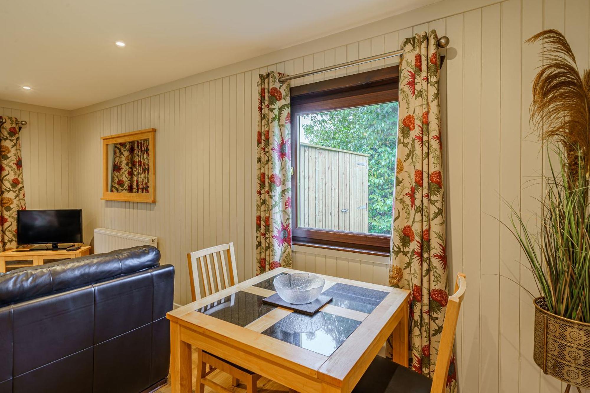 Bluebell Lodge 4 With Hot Tub Newton Stewart Dış mekan fotoğraf